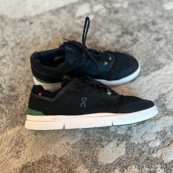 On Running Other - On Cloud  Running The Roger sneaker